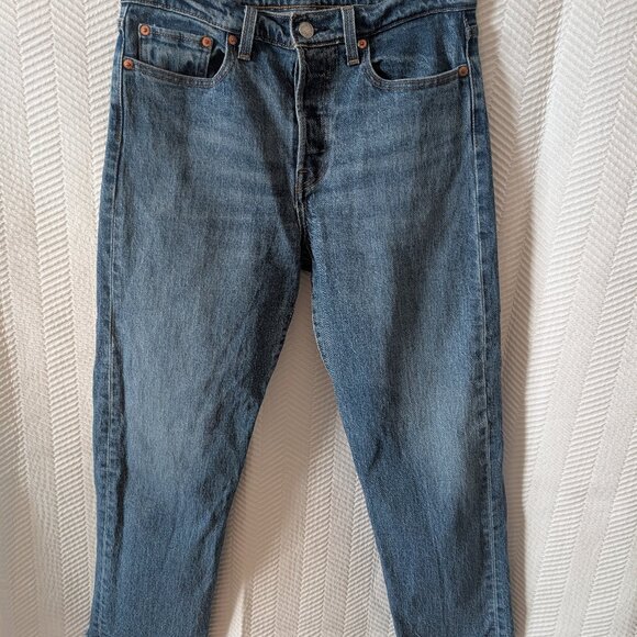 Levi's Premium Wedgie Straight Fit Women's Blue Jeans Size 28 frayed hem - Picture 5 of 14